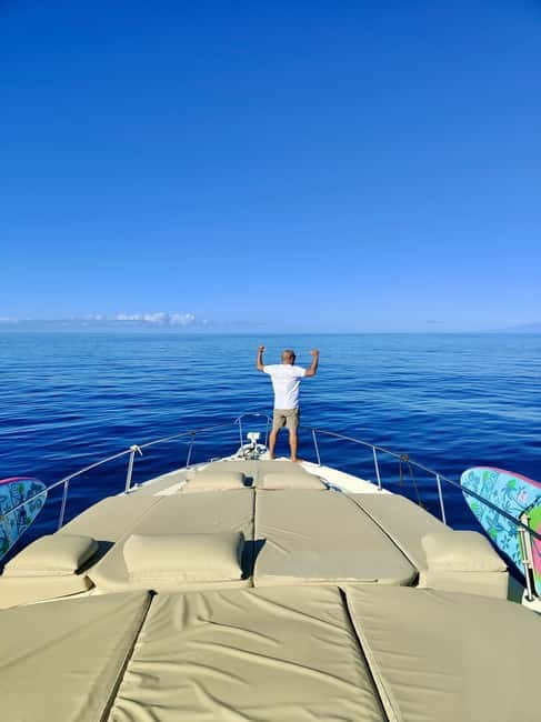 Gran Canaria: Shared yacht excursion with beverages, lunch and snorkeling - The crew and the mood onboard