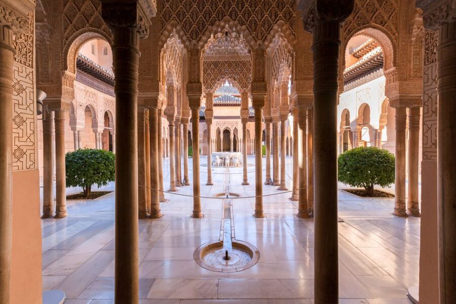 Granada: 3-Hour Alhambra and Generalife Gardens Guided Tour - The Alhambra complex and its first impressions