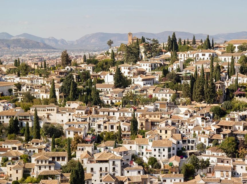 Granada: Albaicín and Sacromonte 2.5-Hour Walking Tour - How hard is the walk?