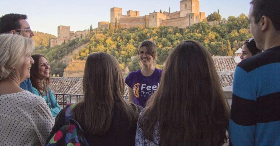 Granada: Albaicín and Sacromonte 2.5-Hour Walking Tour - Albaicín’s Moorish lanes and old defenses