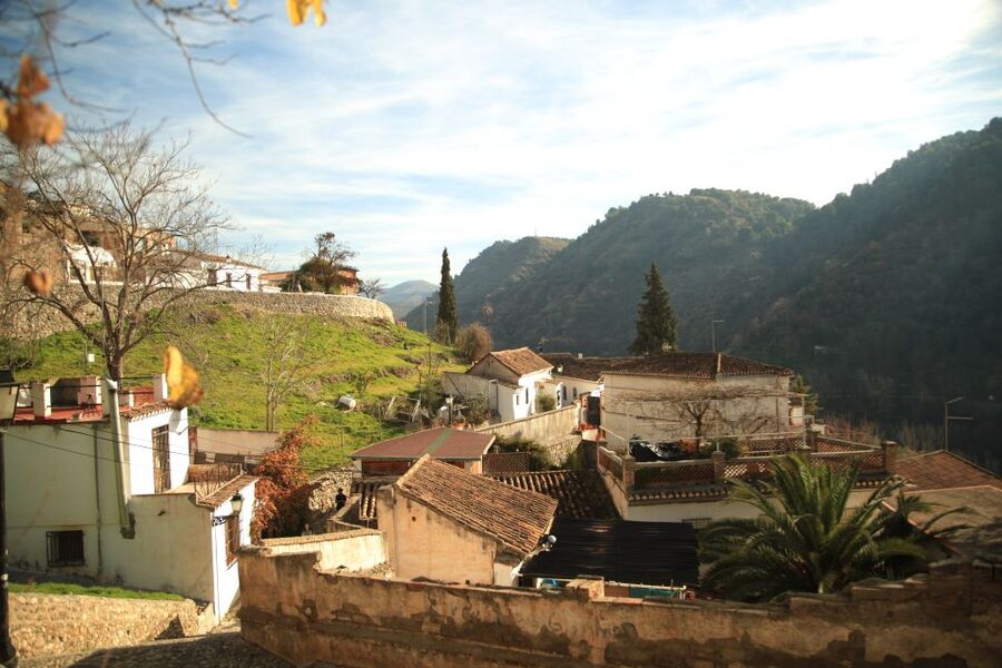 Granada: Albaicin and Sacromonte E-Bike Tour - The guides make the short route count