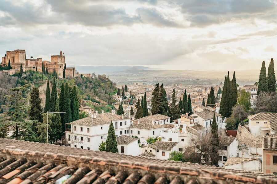 Granada: Albaicín and Sacromonte Guided Sunset Walking Tour - Key points to know before you book