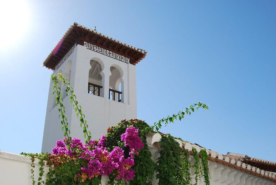 Granada: Albaicín and Sacromonte Guided Sunset Walking Tour - Is $17 a fair price?
