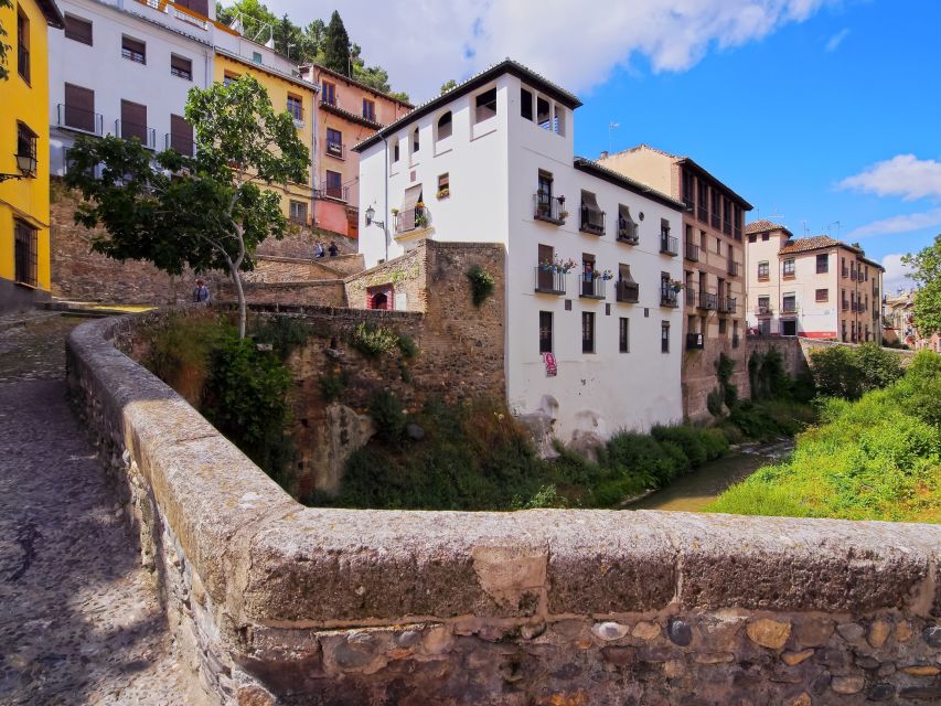 Granada: Albaicín and Sacromonte Walking Tour - Plaza de San Nicolás and the Alhambra view
