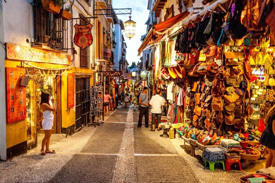 Granada: Albayzin and Sacromonte Walking Tour - Key points to know before you book