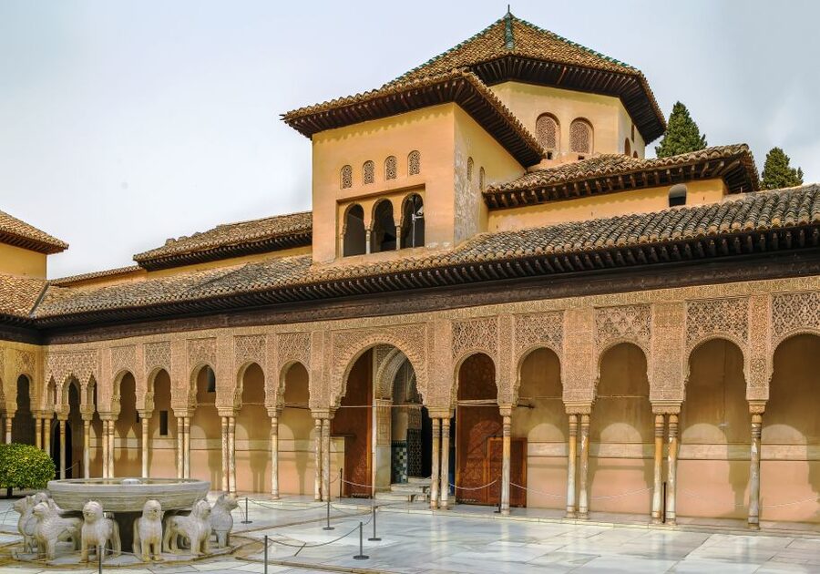 Granada: Alhambra and Nasrid Palaces Private Tour - Alcazaba: The Military Side of the Alhambra