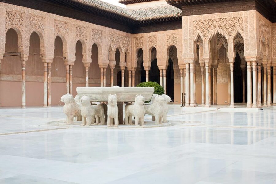 Granada: Alhambra and Nasrid Palaces Small Guided Tour - Key points to know before you book