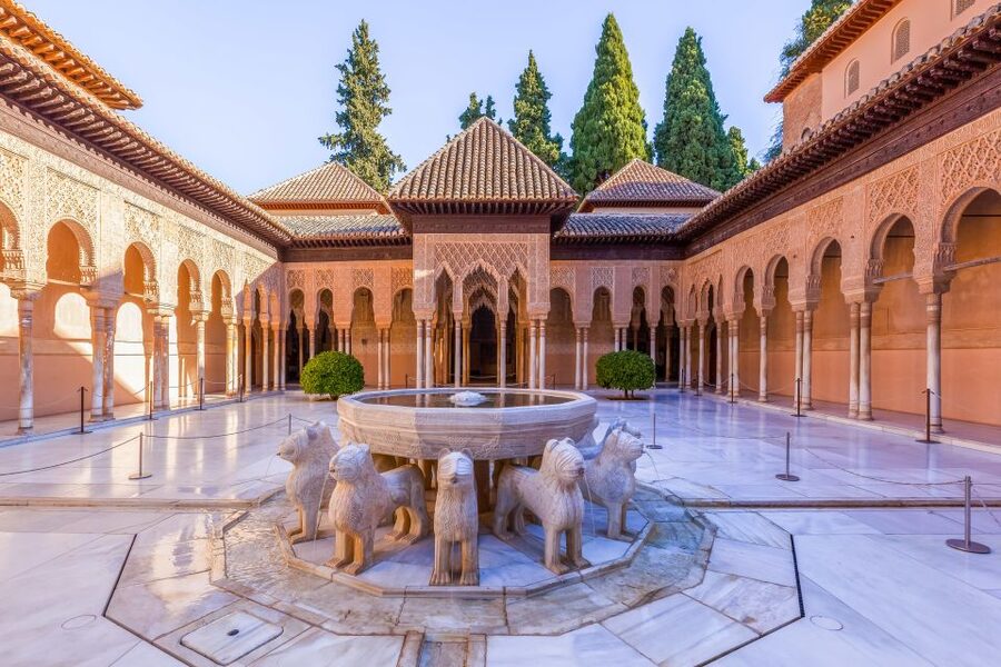 Granada: Alhambra and Nasrid Palaces Small Guided Tour - The Nasrid Palaces: Granada’s finest rooms