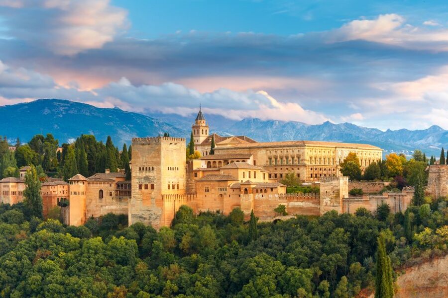 Granada: Alhambra and Nasrid Palaces Small Guided Tour - What $105 per person buys you