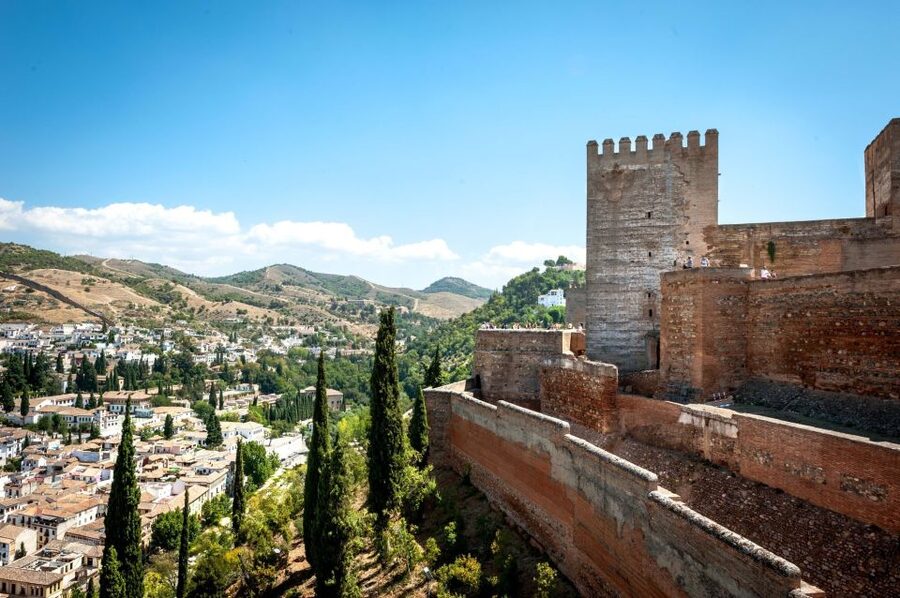 Granada: Alhambra Complex Guided Tour Options - Why a guided Alhambra visit makes sense