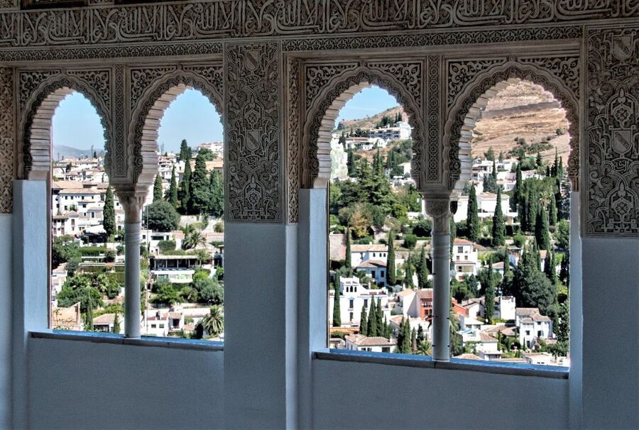 Granada: Alhambra Complex Guided Tour with Ticket - The Alcazaba: towers, soldiers, and wide views
