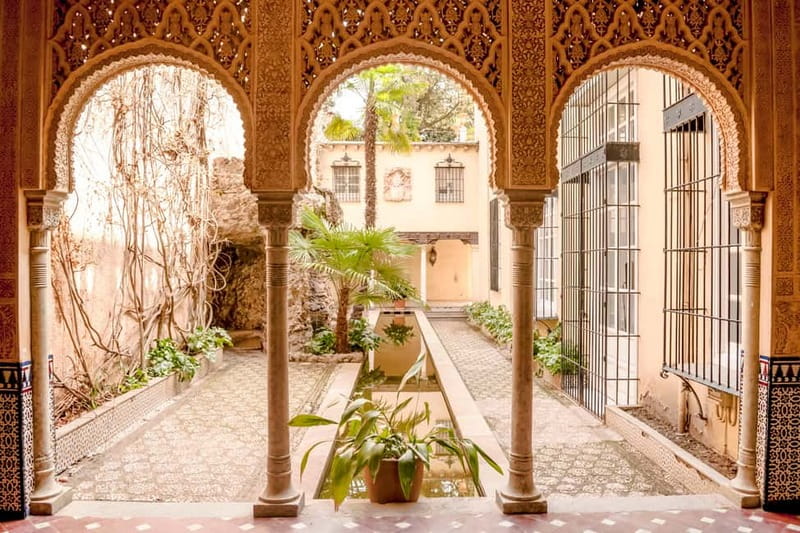 Granada: Alhambra & Gardens Tour w/Nasrid Palaces Option - Price and What You Get for $23