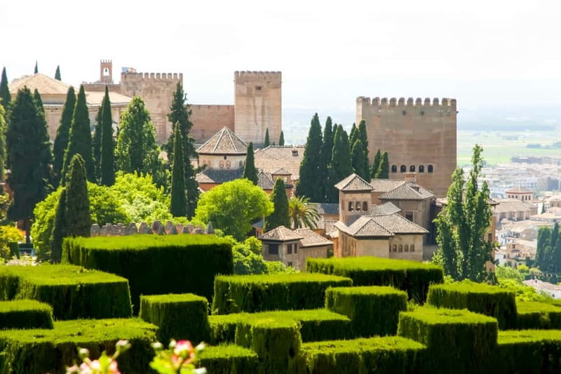 Granada: Alhambra & Gardens Tour w/Nasrid Palaces Option - How to Prepare for a Smooth Visit