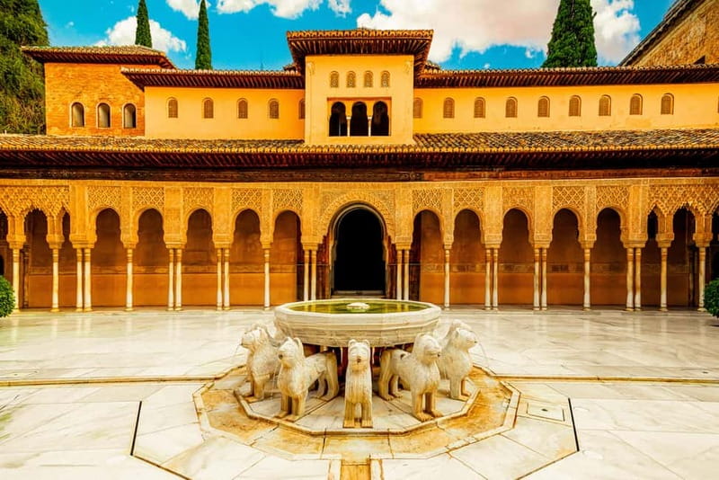 Granada: Alhambra, Generalife & Nasrid Palaces Guided Tour - Puerta del Vino and the route toward the palaces