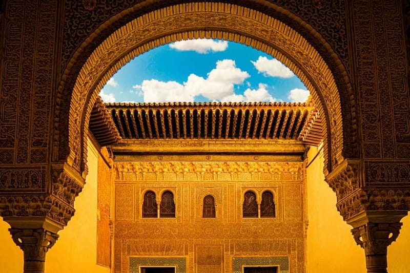 Granada: Alhambra, Generalife & Nasrid Palaces Guided Tour - El Partal and the value of moving between buildings