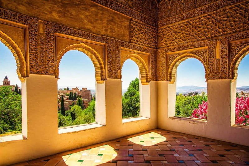 Granada: Alhambra, Generalife & Nasrid Palaces Guided Tour - Starting at the Generalife ticket office