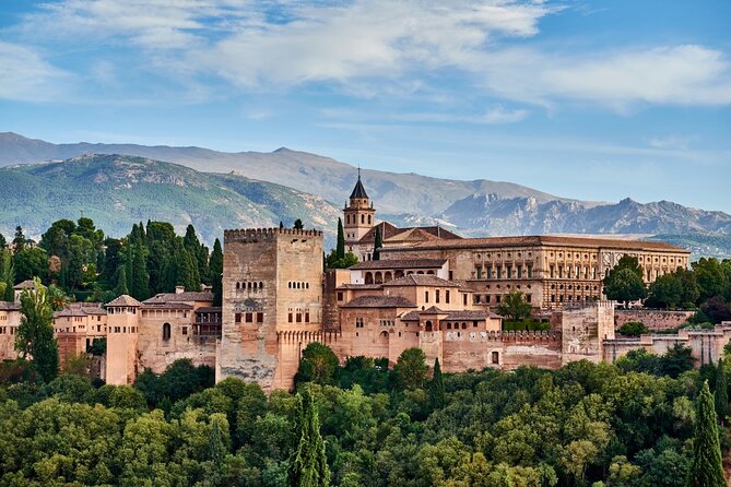Granada: Alhambra Guided Tour including Nasrid Palaces - Meeting at the Alhambra Ticket Office
