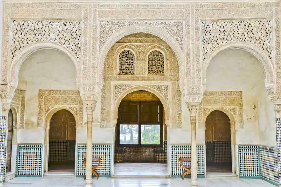 Granada: Alhambra, Nasrid, and Generalife Private Tour - Timing, pace, and practical comfort