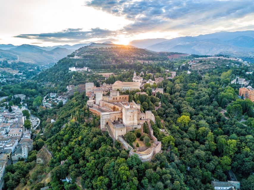 Granada: Alhambra & Nasrid Palaces Tour with Tickets - Starting on the hill above Granada