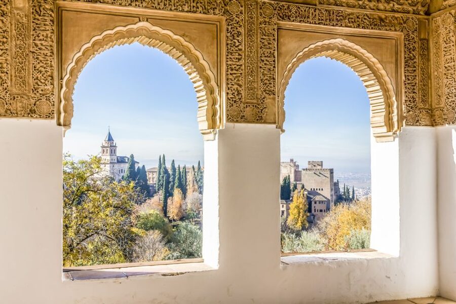 Granada: Alhambra Small Group Tour with Nasrid Palaces - The Nasrid Palaces, the essential 75 minutes
