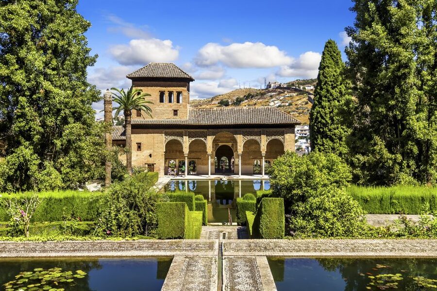 Granada: Alhambra Small Group Tour with Nasrid Palaces - Timing, access, and what to bring
