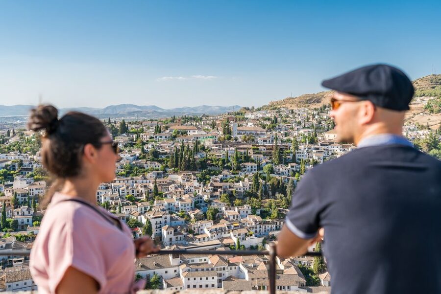 Granada: Alhambra Ticket and Guided Tour with Nasrid Palaces - Meeting at the Generalife entrance