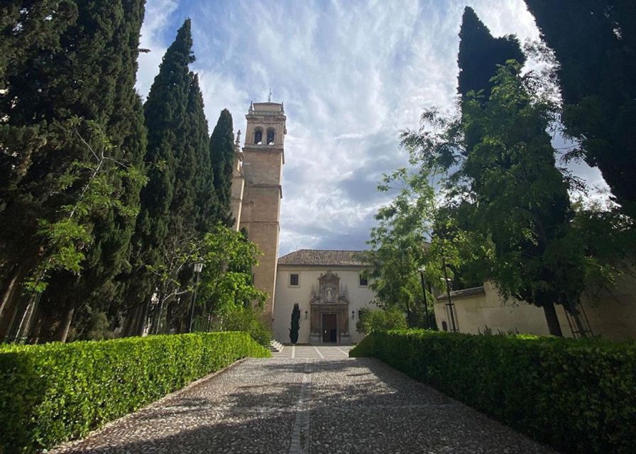 Granada: Cathedral, Royal Chapel & 5 Monuments Combo Ticket - San Jerónimo Monastery’s quiet grandeur