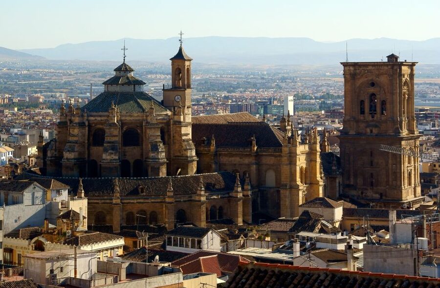 Granada: Cathedral & Royal Chapel Skip the Line Tour - What the guide adds to the visit