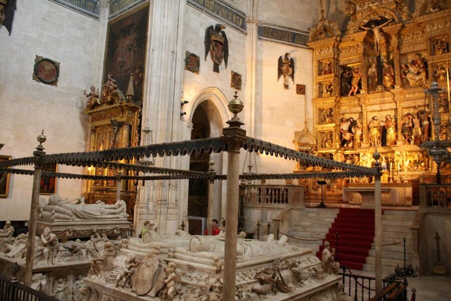 Granada: Cathedral & Royal Chapel Skip the Line Tour - Meeting at Plaza Isabel la Católica