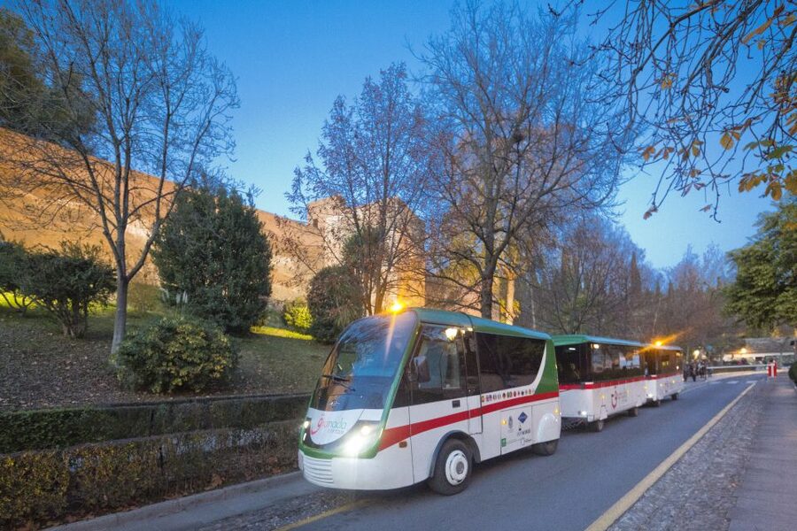 Granada City Train 1 or 2-Day Hop-On Hop-Off Ticket - One trip or one to two days?