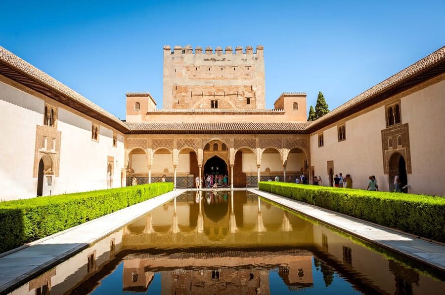Granada: E-Bike Tour and Fast-Track Alhambra Ticket - Riding through Albaicín’s Moorish streets