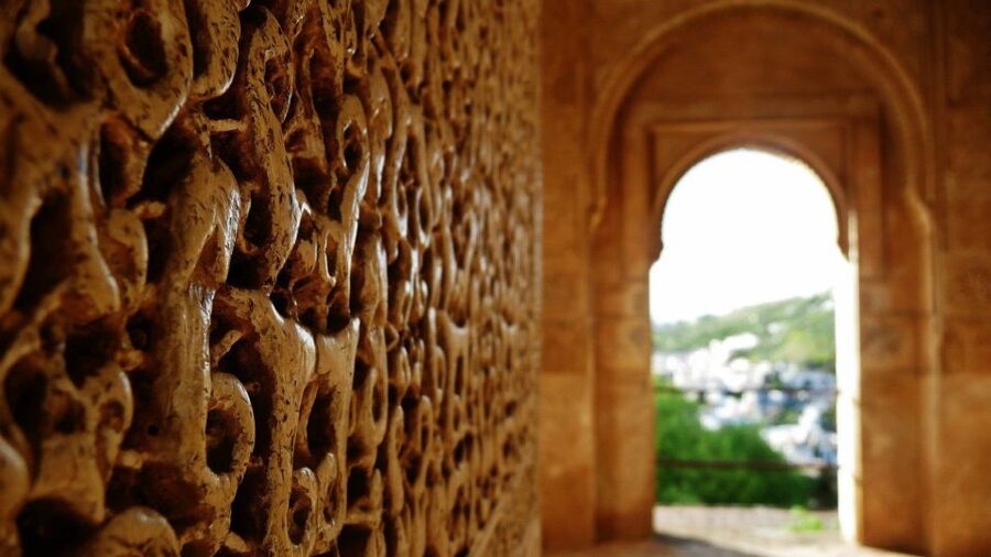 Granada: Fast-Track Alhambra & Nasrid Palaces Guided Tour - The Generalife and the role of water
