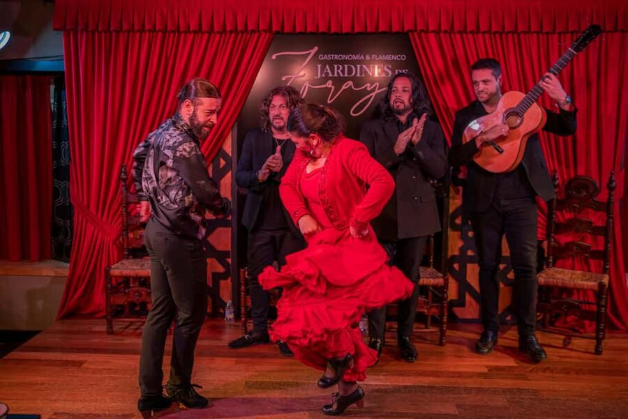 Granada: Flamenco Show in Albaycin - Jardines de Zoraya - Arriving at Jardines de Zoraya