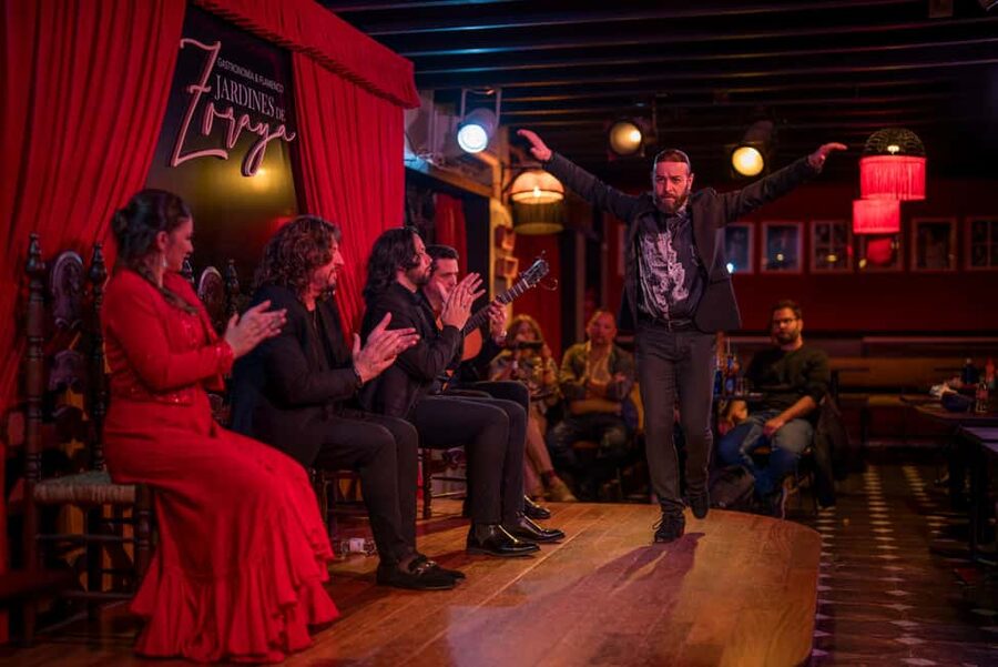 Granada: Flamenco Show in Albaycin - Jardines de Zoraya - Food, drinks, and the garden option