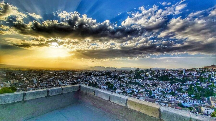 Granada: Full Alhambra Premium Guided Tour with Tickets - El Partal and the transition to the gardens