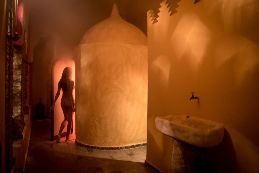 Granada: Hammam Experience with Massage at Baños de Elvira - A Moorish-style retreat in central Granada