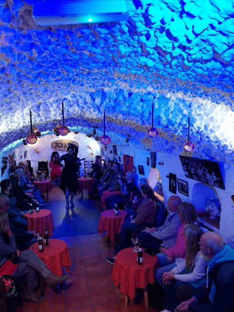 Granada: Live Flamenco Show - Fifty minutes of guitar, voice, and footwork