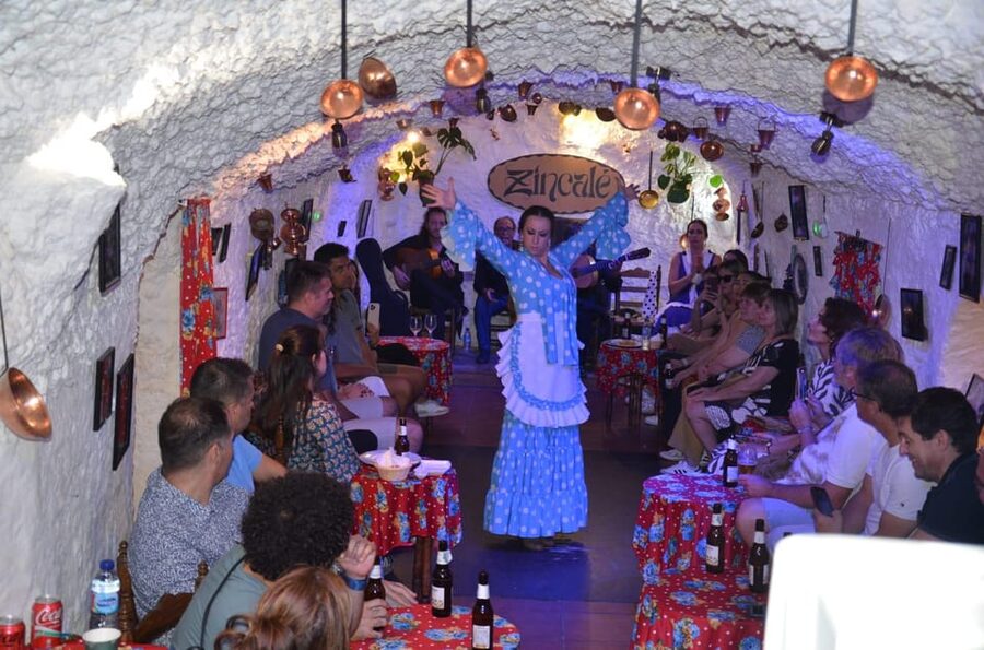 Granada: Live Flamenco Show - Build the evening around Sacromonte