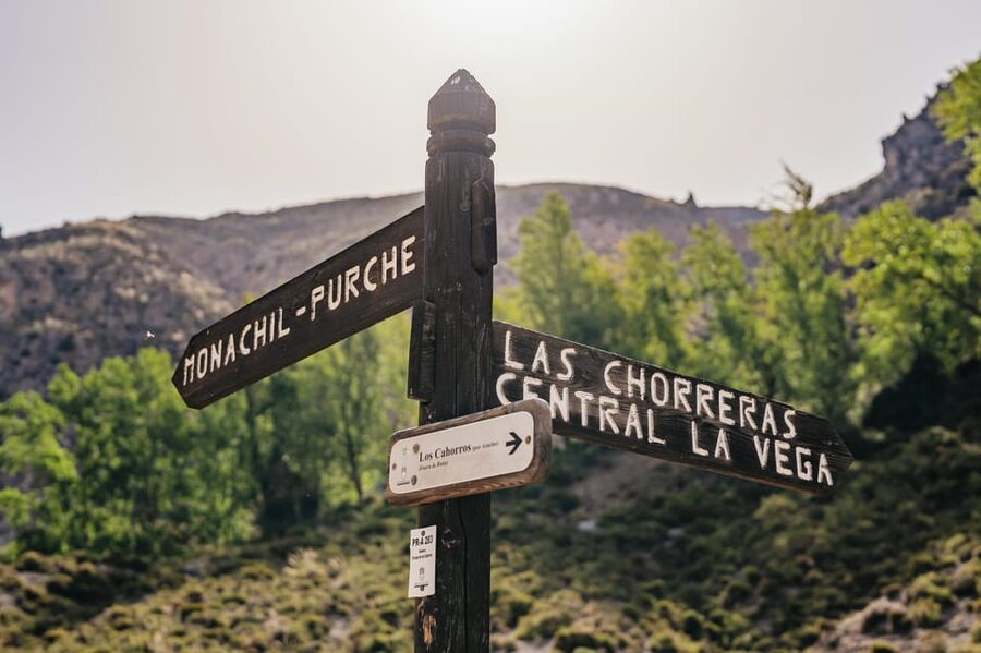 Granada: Los Cahorros de Monachil Canyon Hiking Tour - Following the Monachil River