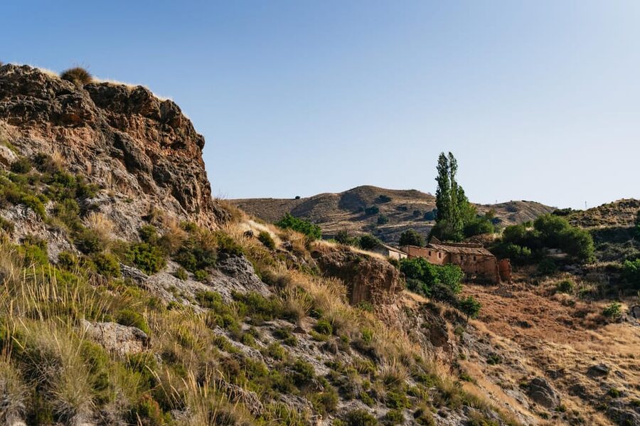 Granada: Los Cahorros de Monachil Canyon Hiking Tour - The Canyon’s Narrowest Sections