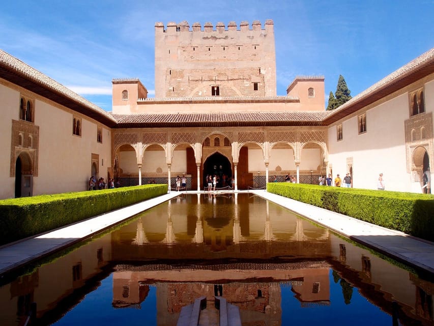Granada: Tour of Alhambra, Generalife, and Nasrid Palaces - Why a guide helps at the Alhambra