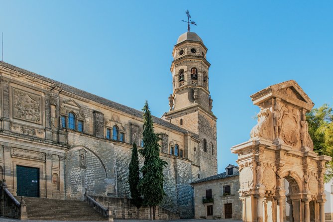 Guided tour of Baeza with entrance Baeza Cathedral - Palaces, churches, and Renaissance Baeza