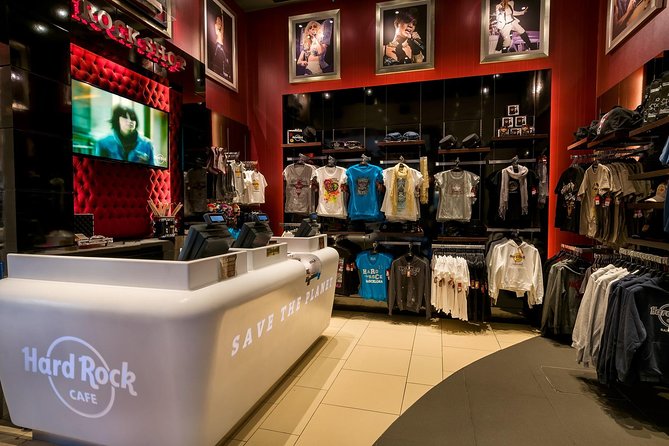 Hard Rock Cafe Barcelona with Set Lunch or Dinner - Who will enjoy this experience most?