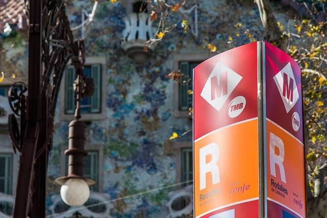 Hola Barcelona Travel Card - Trams, FGC trains, and Renfe zone 1