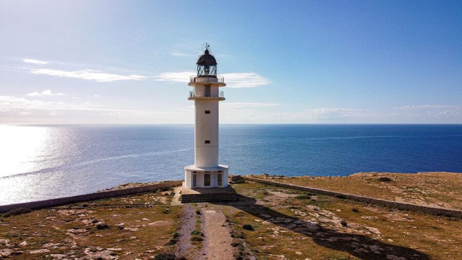 Ibiza: Platja d'en Bossa Round-Trip Transfer to Formentera - Free time on Formentera, with bikes as a smart option