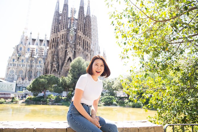 Instagram Photoshoot Tour in Barcelona - Starting at Barcelona Cathedral in the Gothic Quarter