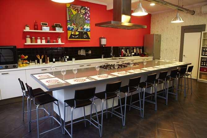 Interactive Paella & Market: Bottomless Wine & Rambla Views - How the four-hour schedule feels