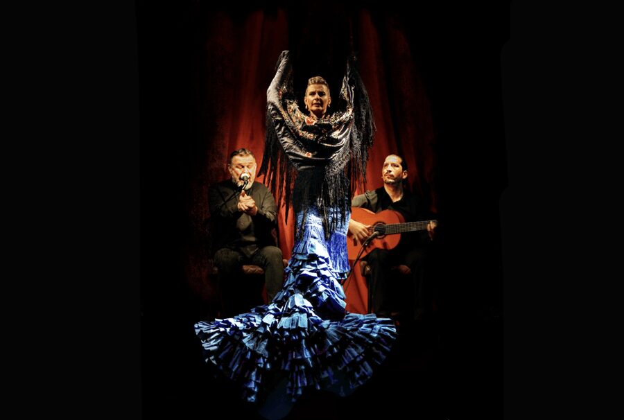Intimate Authentic Flamenco Show in Barcelona at Casa Sors - Entering Casa Sors in Barcelona’s Eixample