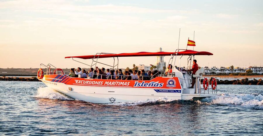 Isla Cristina/Isla Canela: Boat Trip Through the Marshes - White prawns and wine at the mussel rafts