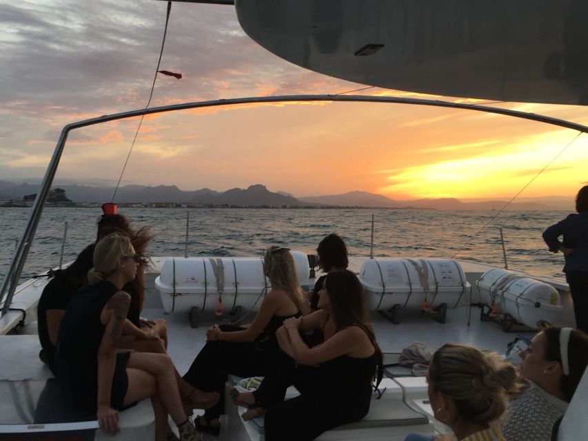 Jávea: 90-Minute Sunset Cruise with Glass of Cava - Cava, music, and the mood on board